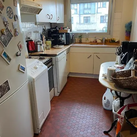 A Flat In 12 District * París